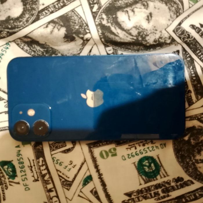 Продам айфон 12 міні