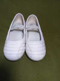 Нарядні туфлі 33-34 балетки білі святкові для дівчинки/девочки