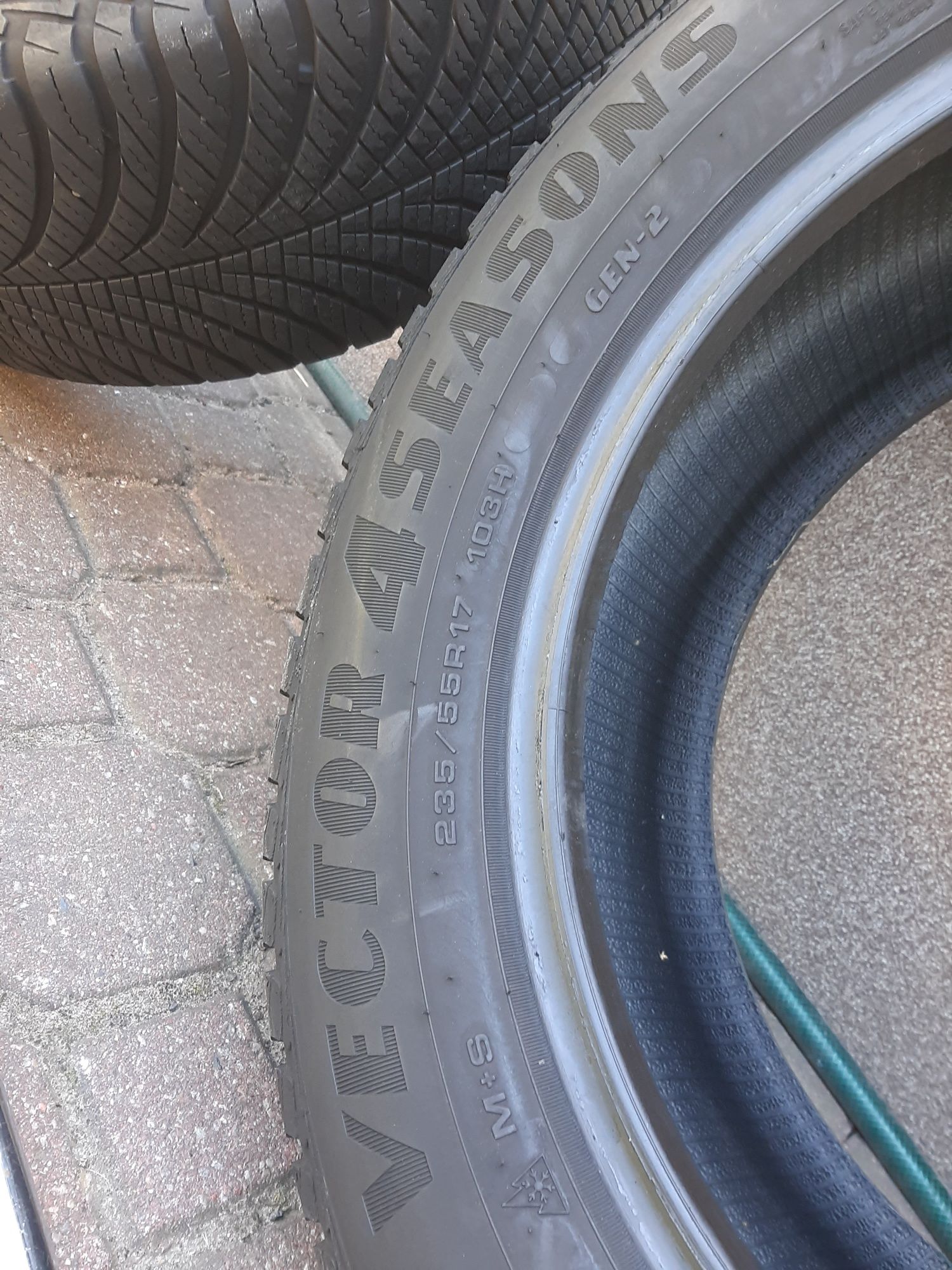 2x Opony całoroczne 235/55R17 GoodYear Vector4Sasons 7mm 2019r