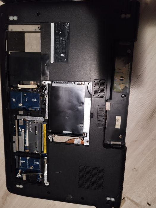 Sprzedam 3 laptopy na czesci