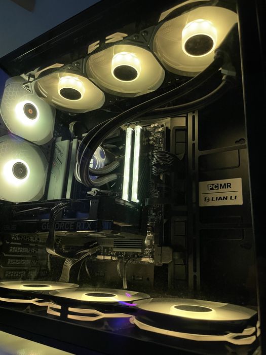 Komputer Rtx 4060 ryzen 5 7500f Ram 32GB DDR5 1TB Lian li o11 visison