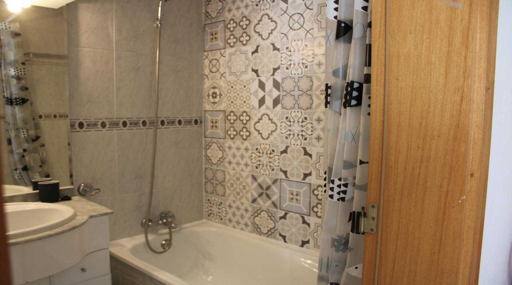 Arrenda-se T1 até maio - na praia da rocha