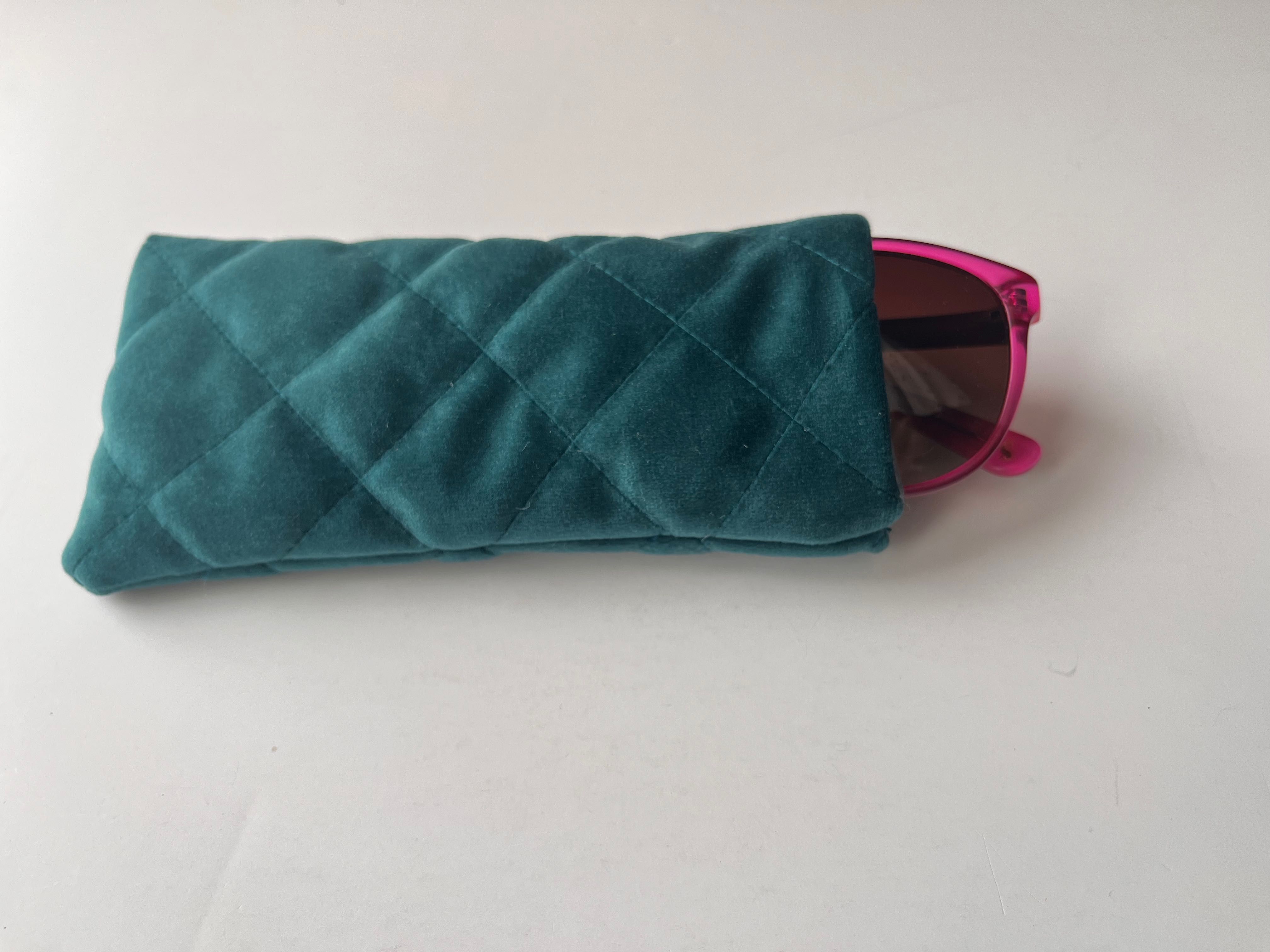 Etui pikowane na okulary