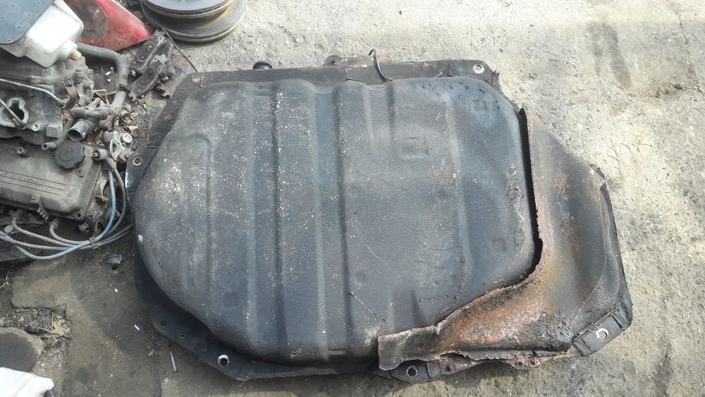 Mazda 323 323f bj 98-03 Premacy  2.0 citd Zbiornik Bak Paliwa