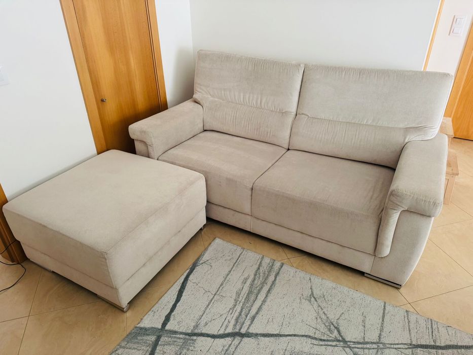 Conjunto de 2 sofás+ 1 puff