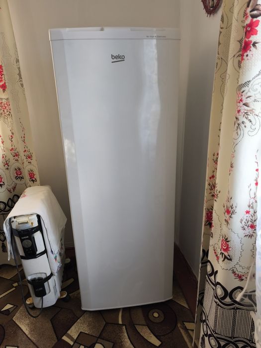 Морозильна камера beko