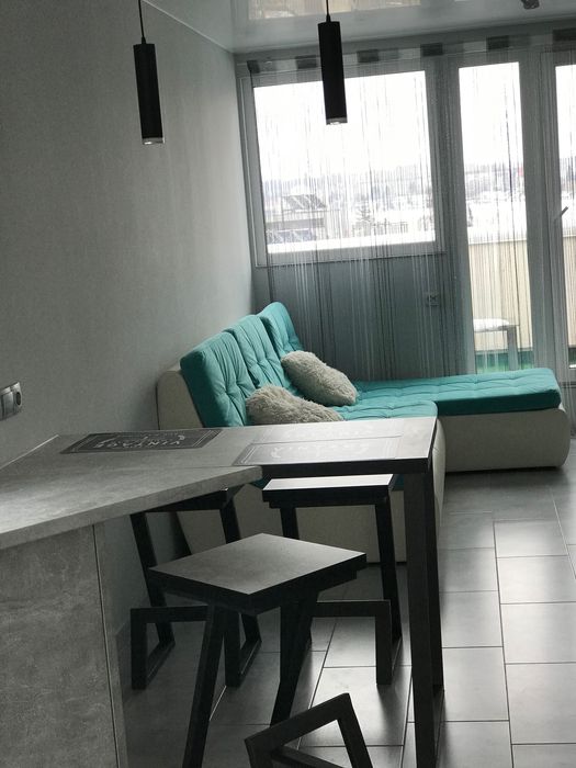 Квартира біля озера з круговою терасою та власною парковкою