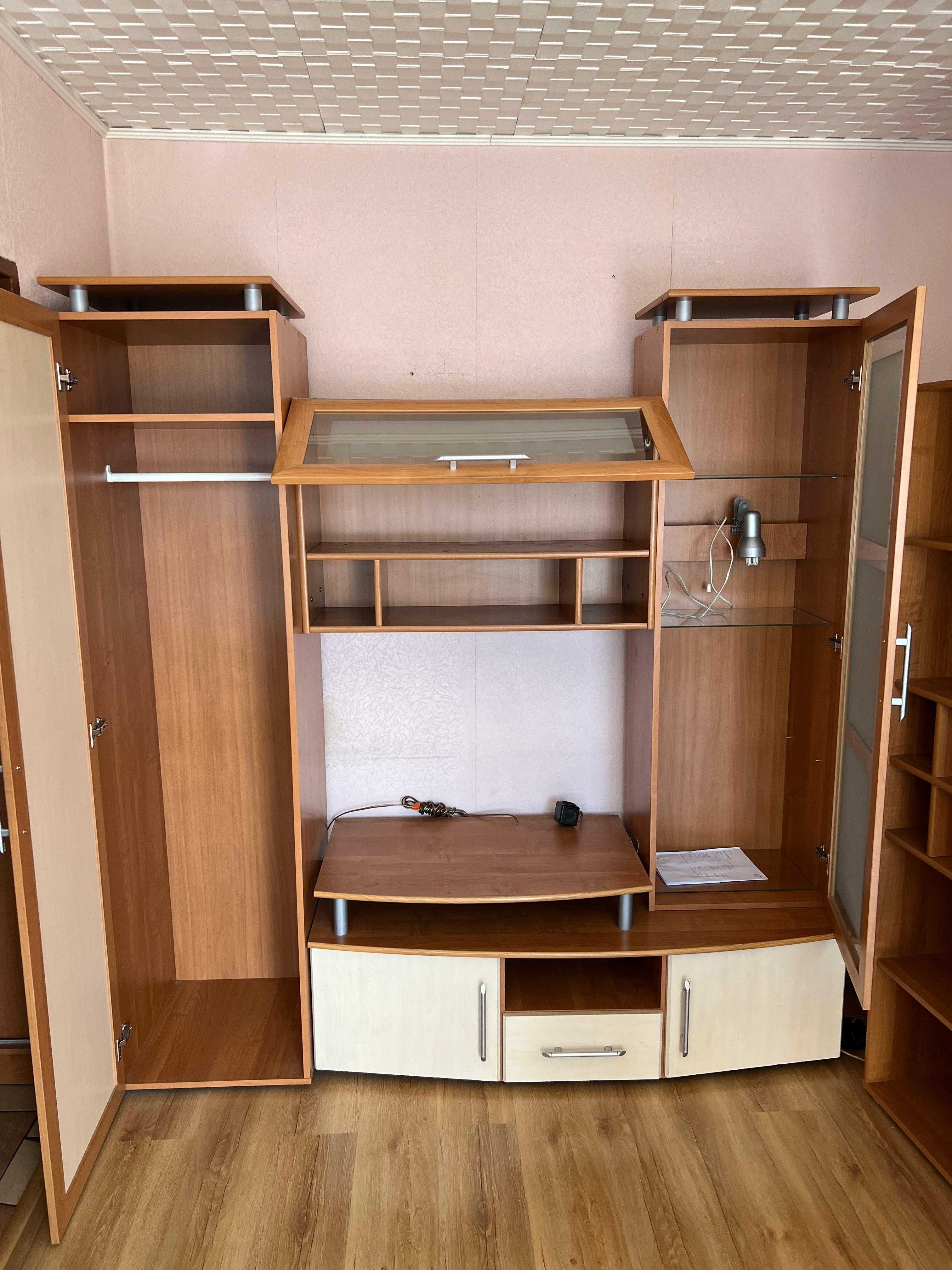 Meblościanka jak nowa 290x200