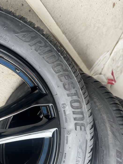 Шини нові зима 235/55 R19 105V XL Bridgestone Blizzak LM005