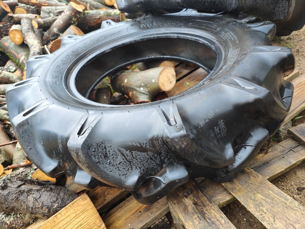 Para opony 8-16 jak nowe Bridgestone zachodnie lekko używane zdrowe