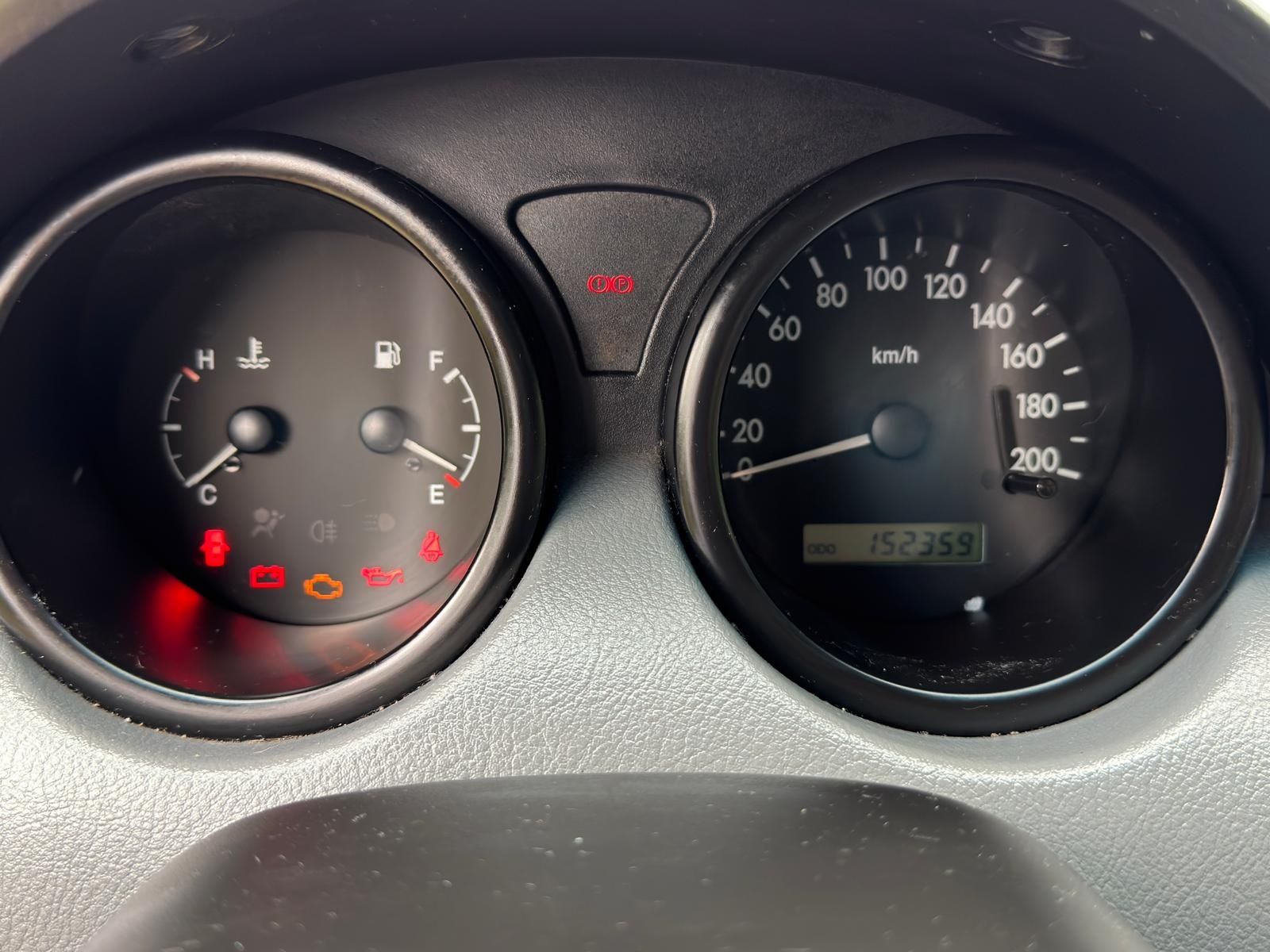 Chevrolet Aveo czerwony