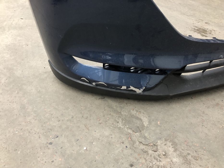 Продам Ориг бампер  под ремонт мазда сх5 2018 год