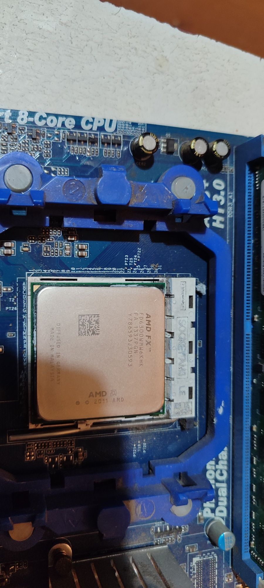 Комплект на сокет АМ3+, ASRock 880GM-LE, FX6300, Radeon HD 7770