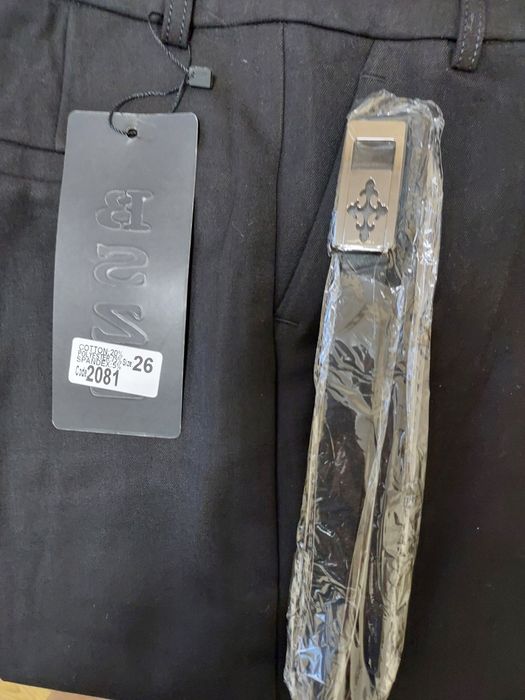 Штани жіночі з ремінцем.