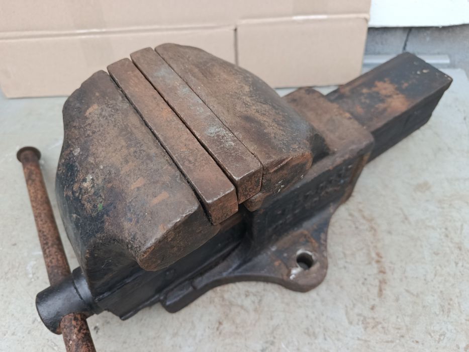 Тиски слесарные СССР