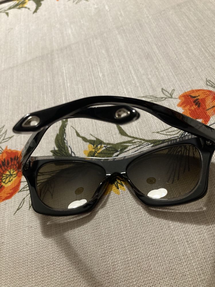Rezerwacja okulary Givenchy