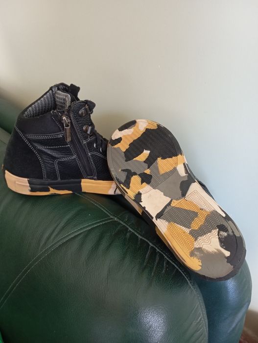 Шкіряні з утепленням термо,як нові,р.35