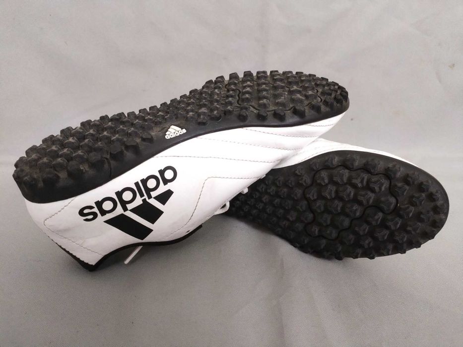 Ténis Adidas ,brancos