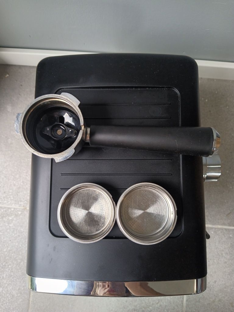 Ekspres ciśnieniowy kolbowy SEM 1050 B1