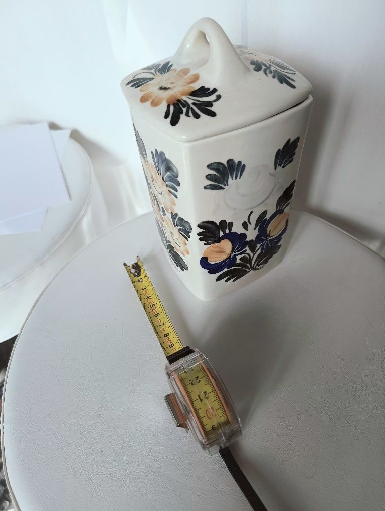Pojemnik ceramiczny z pokrywką