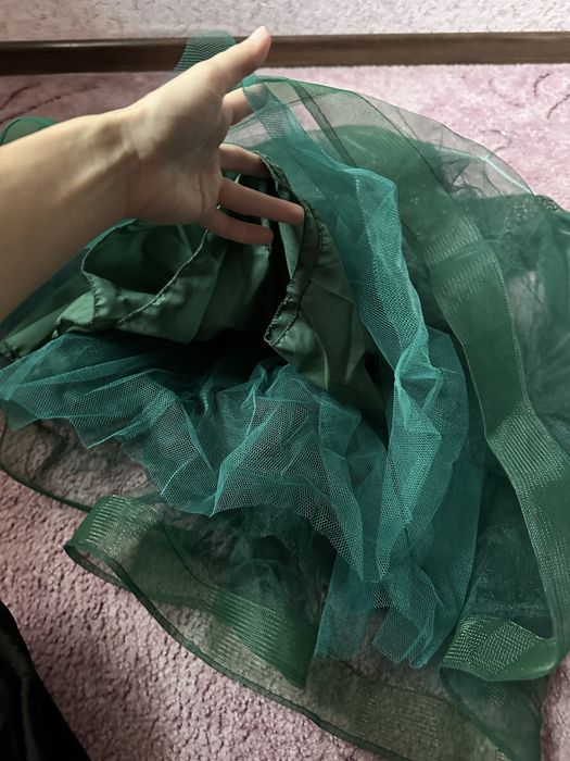 Продам красивое платье на девочку