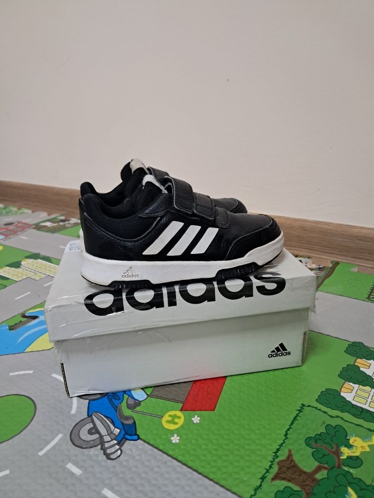Кросівки  дитячі Adidas Tensaur оригінал 15.5 см