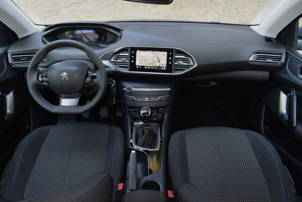 2021/03 | Peugeot 308 1.2 PureTech Style 110cv | 48 Mil KM