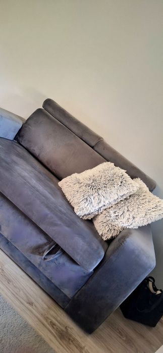 Sofa z funkcją spania i pojemnikiem na pościel