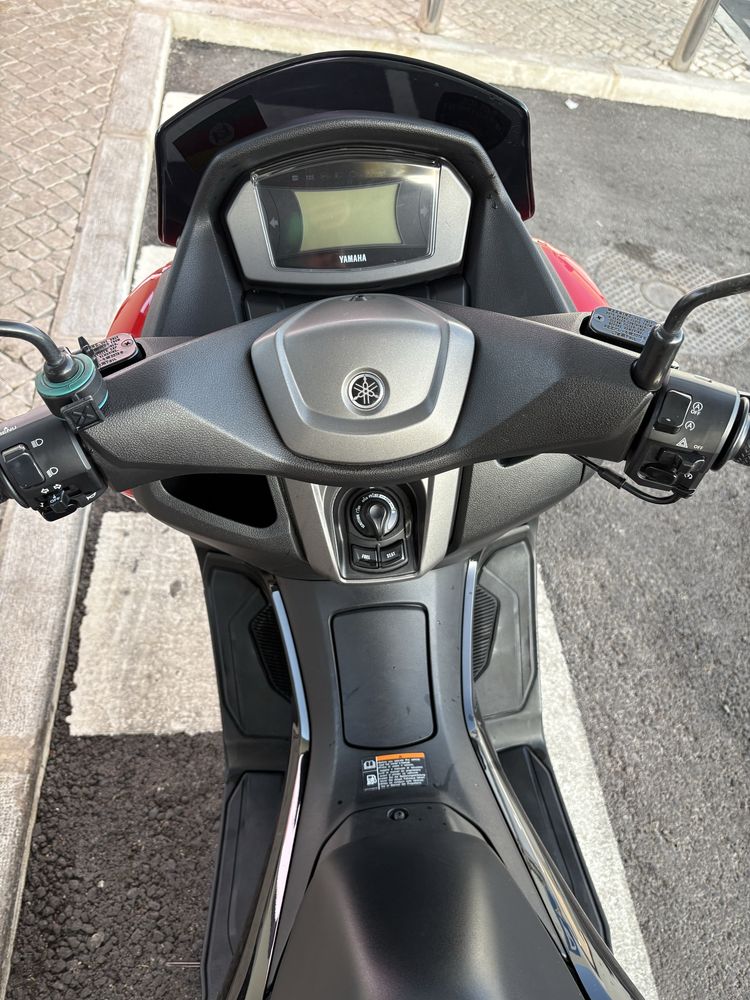 YAMAHA NMAX 125