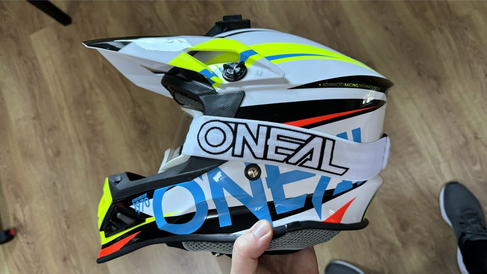 Capacete de motocross O´Neal 8SERIES Aggressor