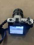 Продається оригінальний цифровий фотоапарат OLYMPUS OM-D E-M5 II