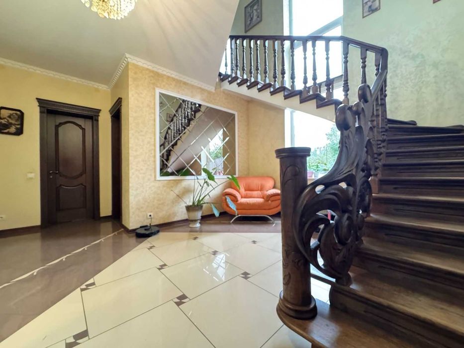 Затишний будинок 180 м² з каміном і садом у Басівці р-н Грант Резорту