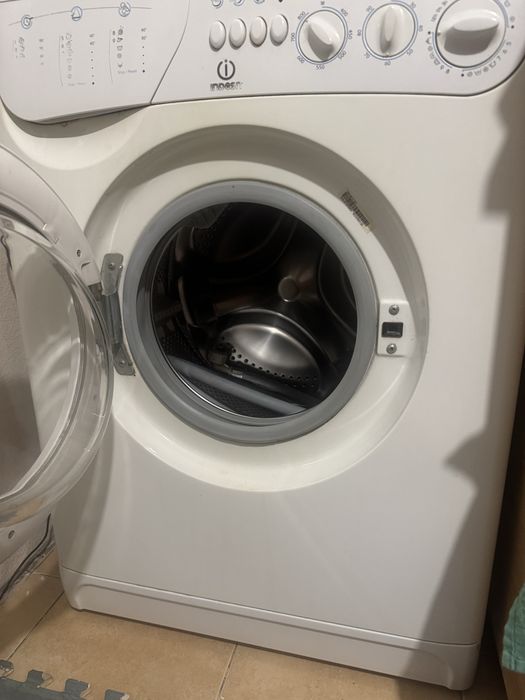 Пральна машина Indesit WS84TX