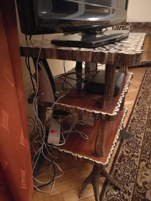 Meble z poroża (ława, stolik RTV, barek, barometr)