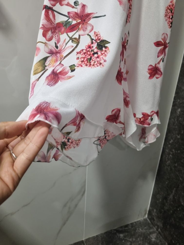 Macacão branco com flores