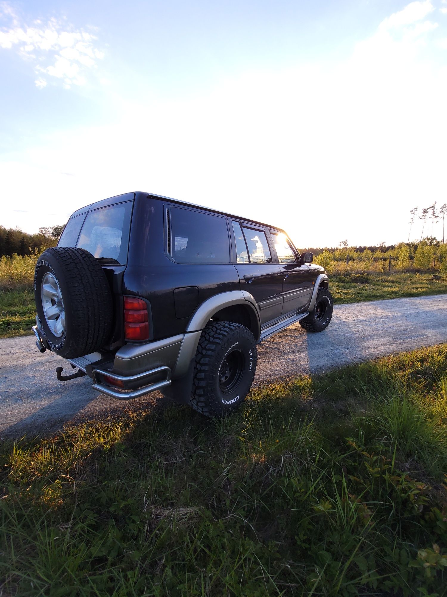 NissaN PatroL Y61