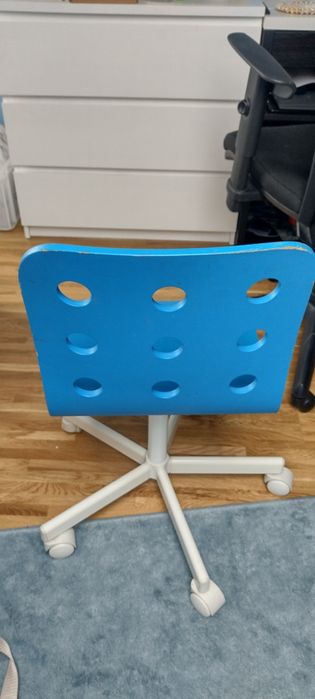 Biurko regulowane Ikea z krzesłem