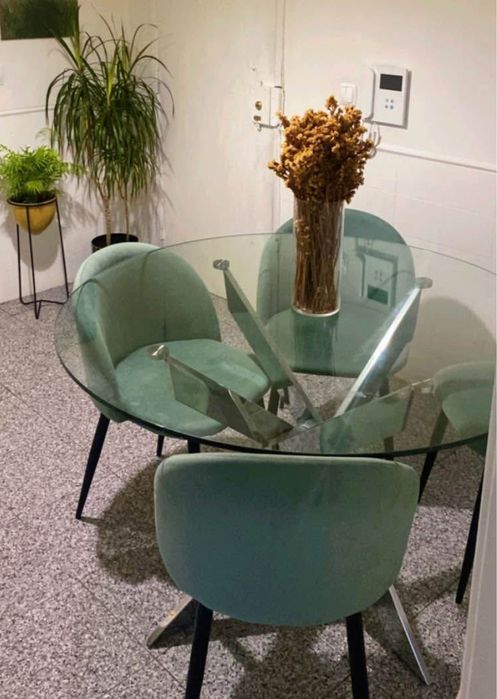 Mesa Redonda Em Vidro + Cadeiras