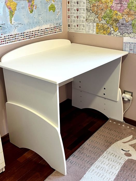 Łóżko, biurko, regał Meblik do pokoju dziecięcego