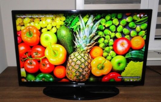 Телевизор состояние нового.