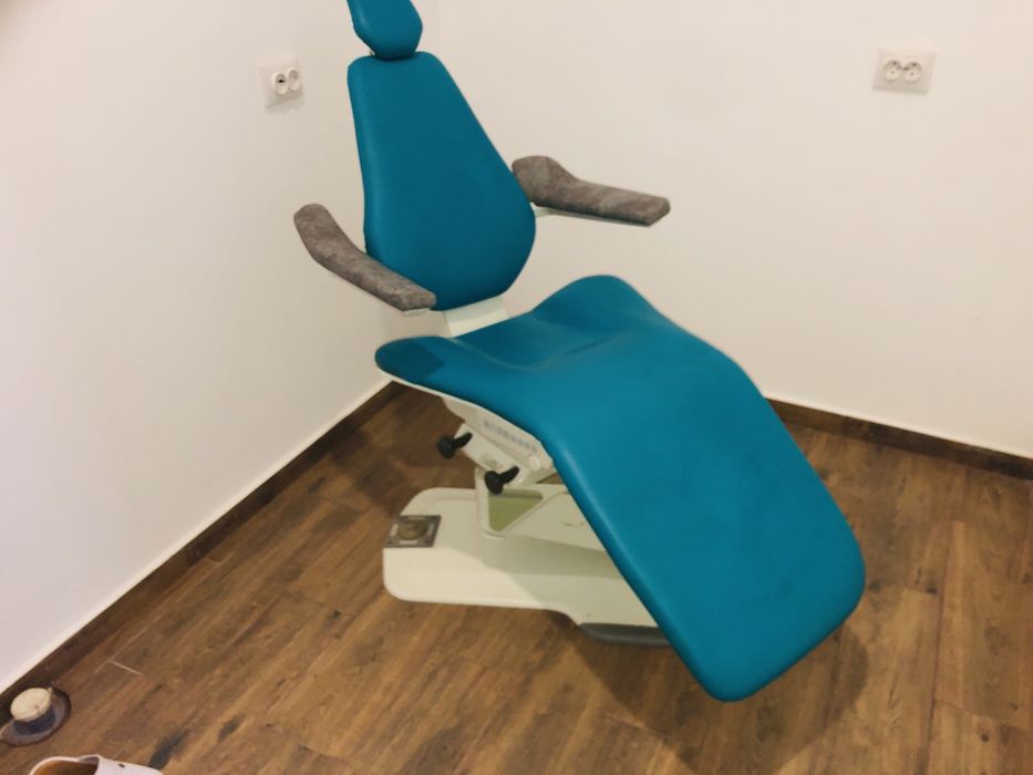 Стоматологічне оглядове крісло Planmeca