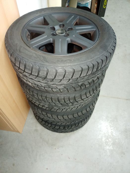 Oryginalne Felgi 16"  Volvo aluminiowe  z oponami 205/55R16 zimowymi.