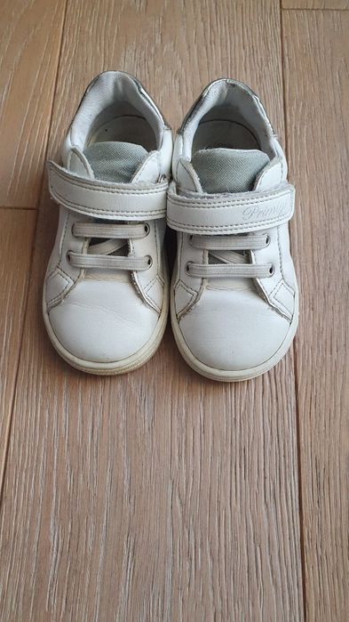 Buty snickersy Primigi 22 po jednym dziecku skórzane w środku