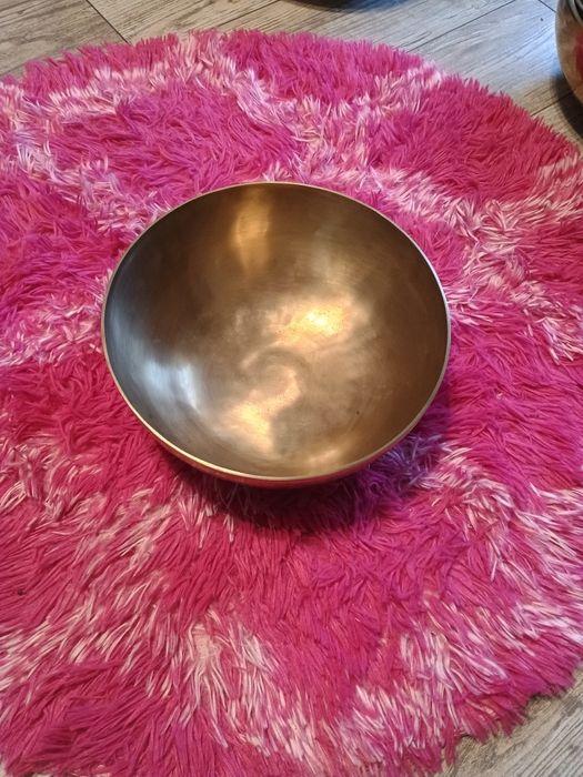 Misa tybetańska srednia 25 cm w stylu Peter Hess