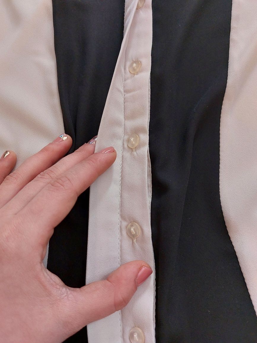 Elegancka beżowa koszula z czarnymi wstawkami bluzka mgiełka
