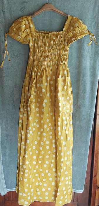 Dla bardzo wysokiej sukienka długa w grochy