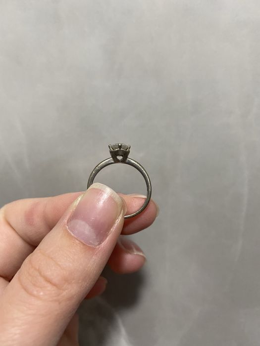 Срібна каблучка з прихованим сердечком