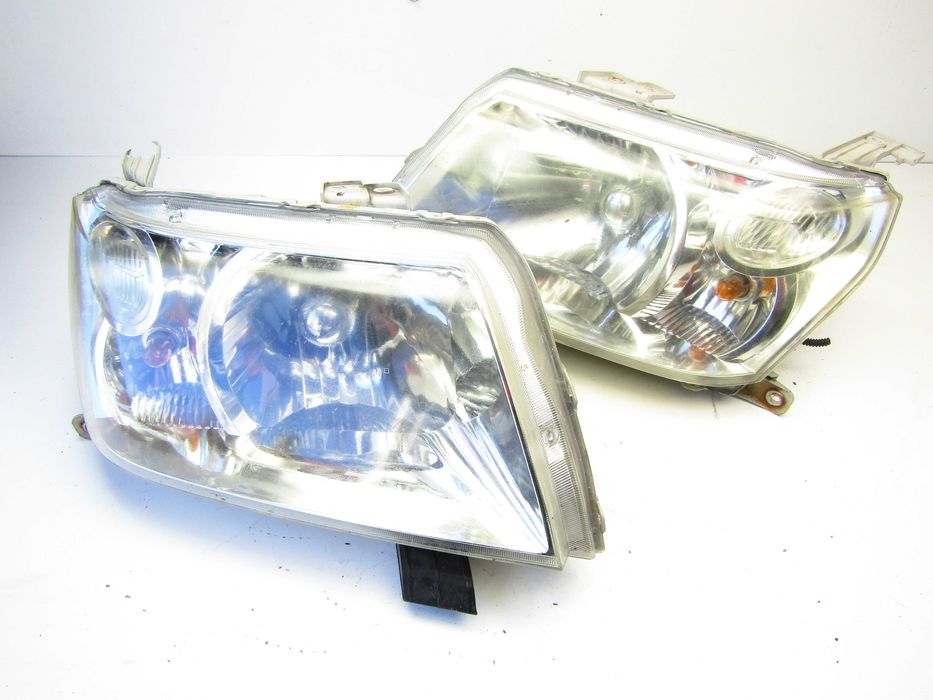 Suzuki Grand Vitara II  lampa lampy przód przednie prawa lewa komplet