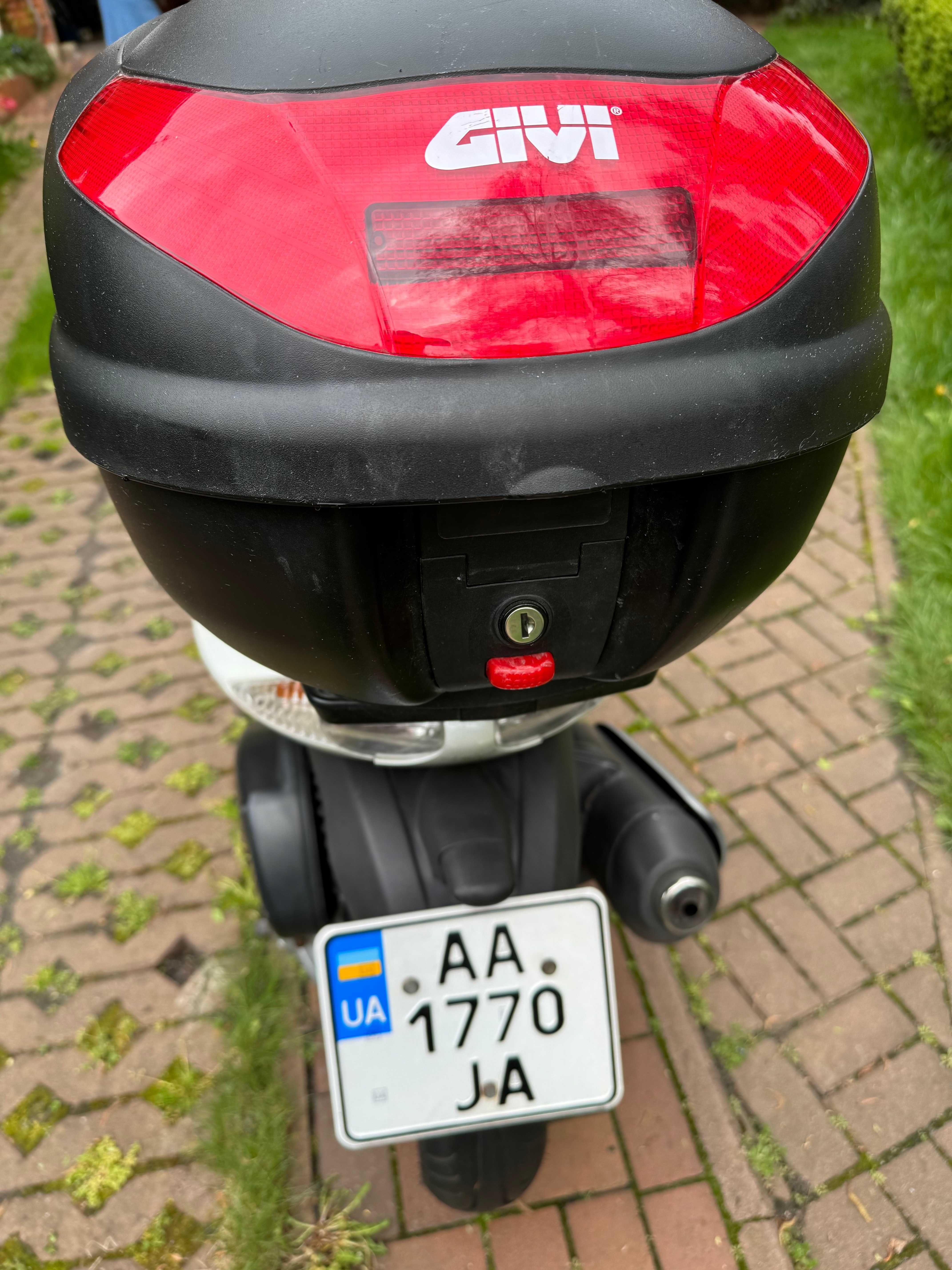 Продам скутер Aprilia Sport Siti 250 Торг