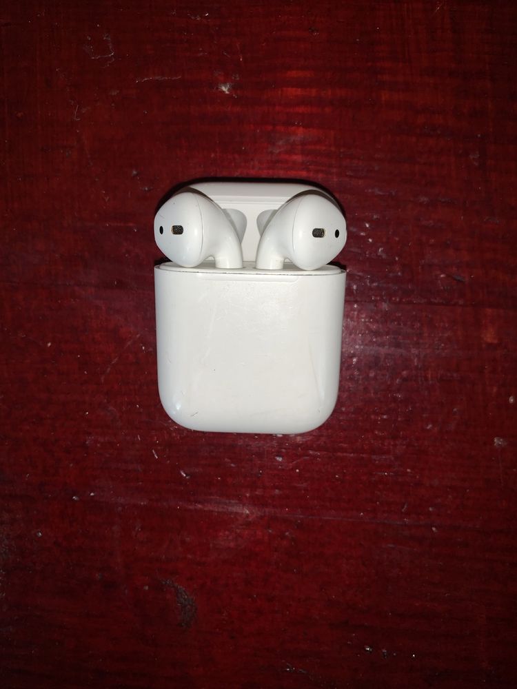 AirPods 1 (оригинал с дифектом)